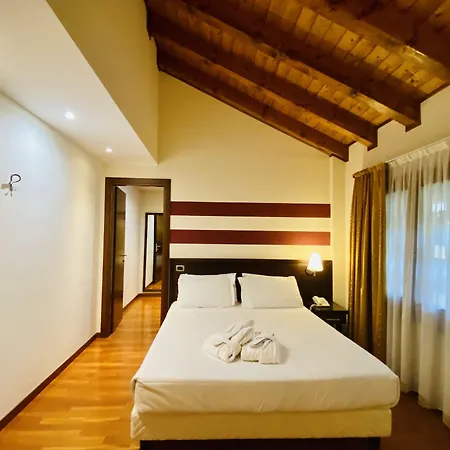 Country Castelbarco Hotel 4*